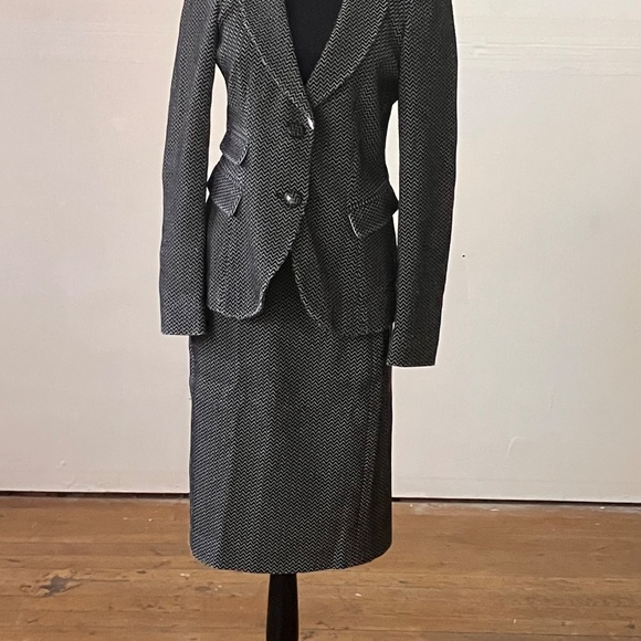 Armani Collezioni Blzck And White Chevron Suit - Picture 4 of 17